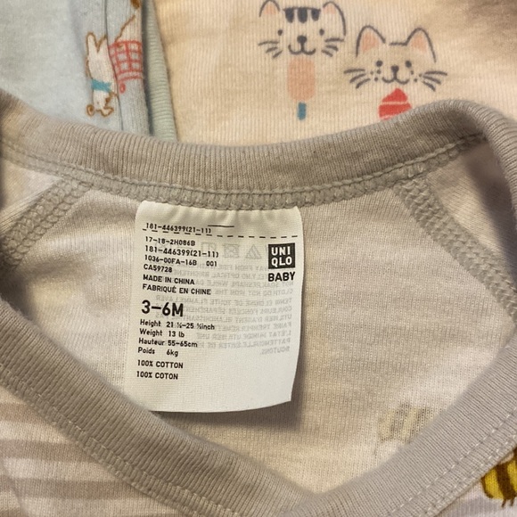 UNIQLO Short Sleeve Onesie Front Opening 3 to 6 Months - Picture 3 of 3
